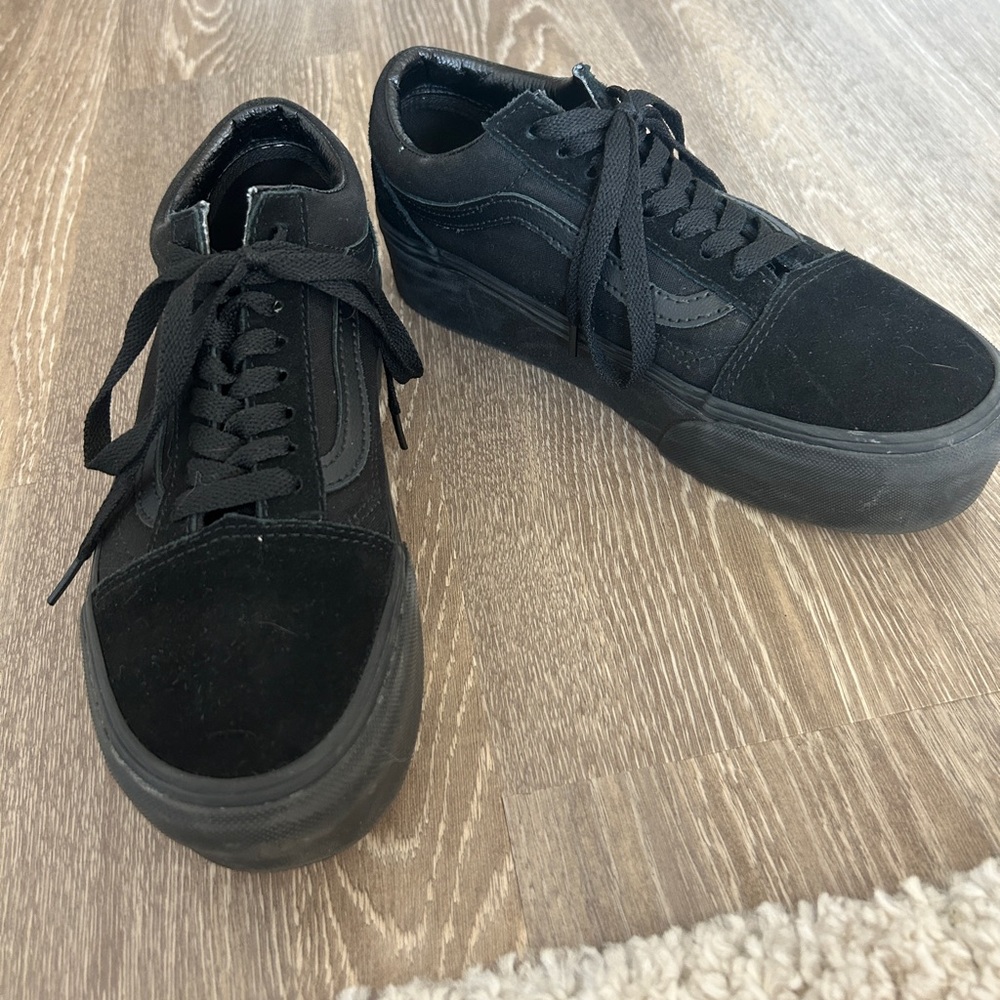 Old skool all black platform vans